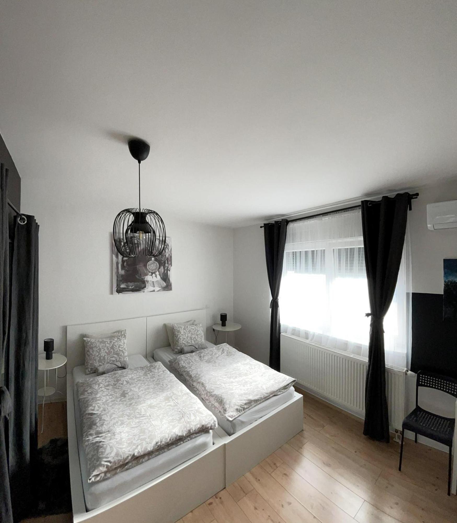 4 Stars Rooms Near Airport Scitarjevo Exterior photo